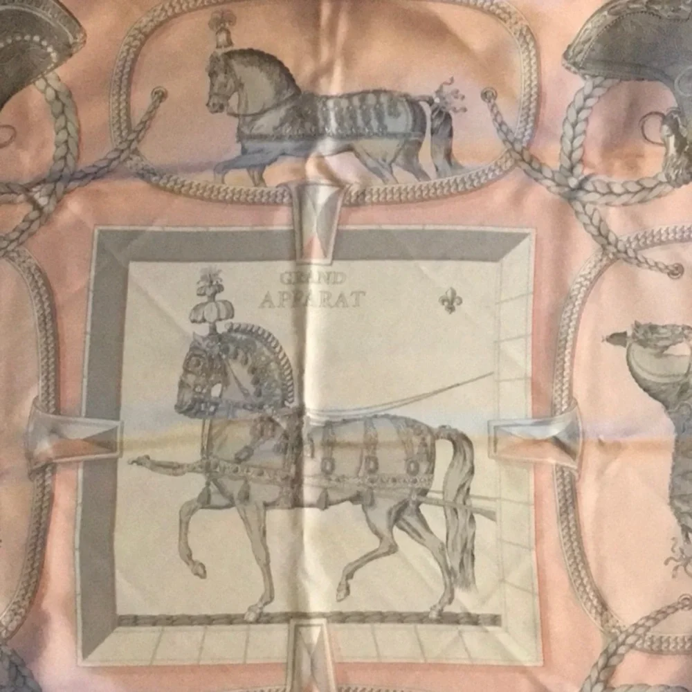 34" x  34" Hermès Grand Aparat in ✨RARE✨ Gray/Rose Pâle/Pink Colorway! - Picture 3 of 8